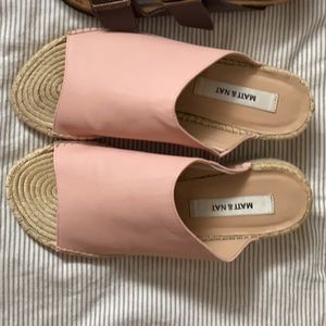 Matt & Nat pink mules